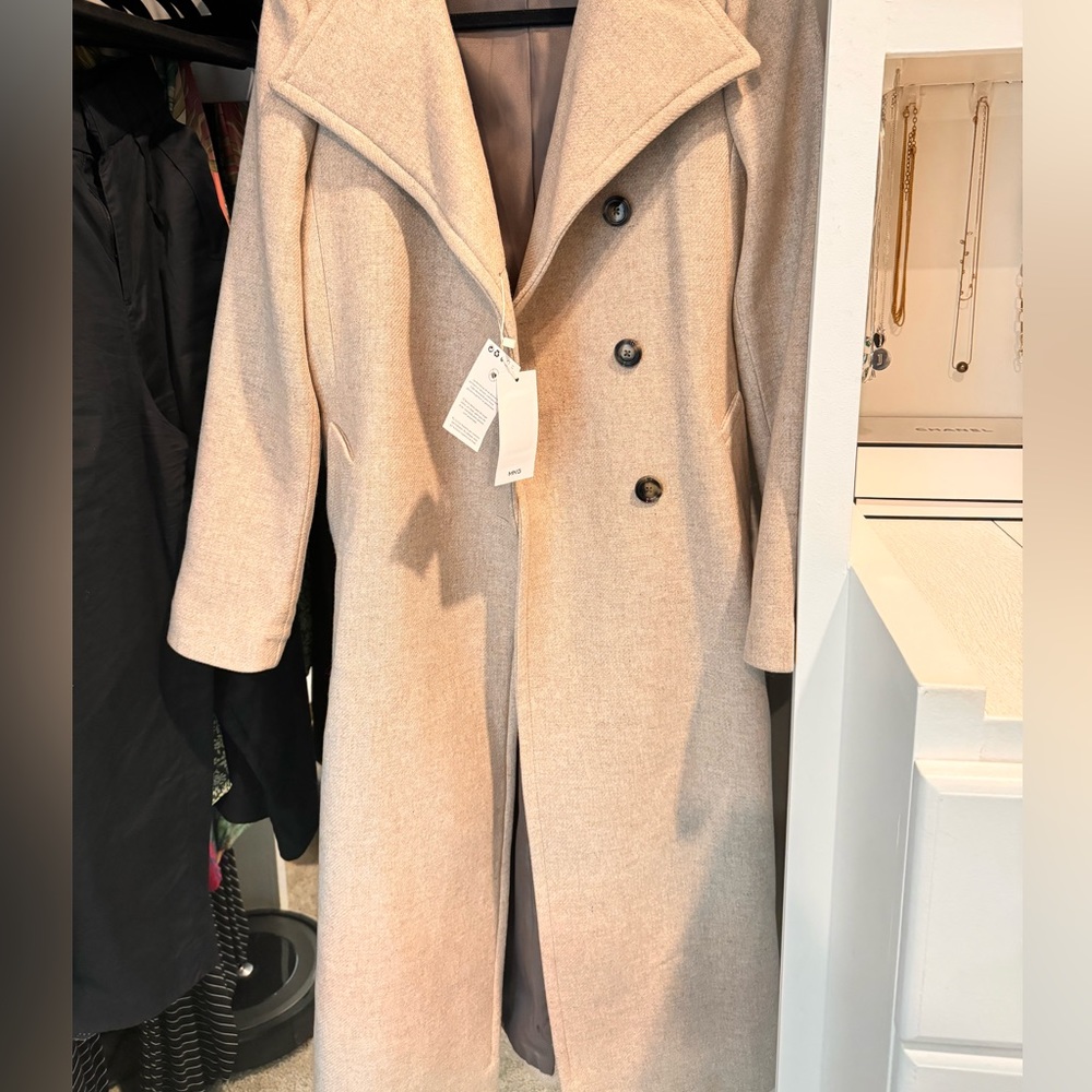 Brand new Mango coat, made of Italian wool